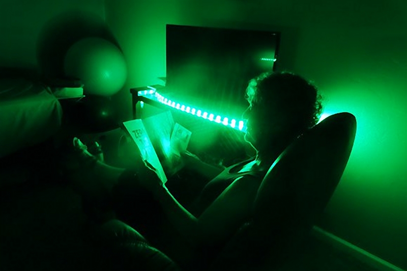 Green light exposure is proven to be helpful to ease headache